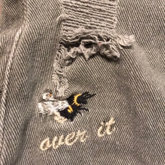 Shorts - Picture 2 of 5